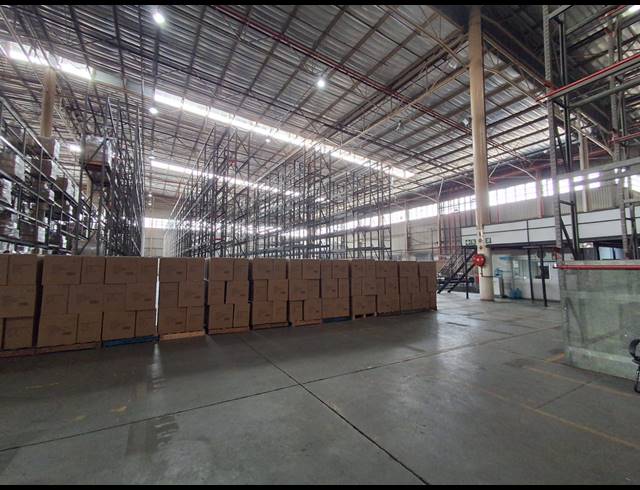 8,558M² WAREHOUSE TO LET IN DENVER